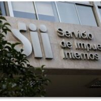 CASO HERMOSILLA: FISCALÍA INSTALA CERCO EN EL SII Y CITA A DECLARAR COMO IMPUTADO A JEFE DE LA DIRECCIÓN DE GRANDES CONTRIBUYENTES. Víctor Rivera y Leslie Ayala