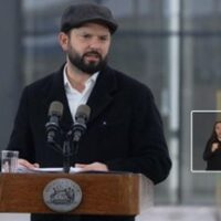 “De Yungay a Versalles”. Cristián Valenzuela. Abogado. La Tercera