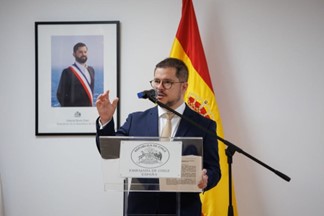 YO SOY TU AMIGO FIEL. Cristián Valenzuela. La Tercera PM