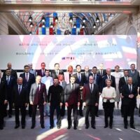 Líderes europeos coinciden en una Ucrania más fuerte y difieren sobre futura “Fuerza de Seguridad”. Cristina Cifuentes. La Tercera