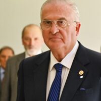 A los Ministros de la Excelentísima Corte Suprema de Justicia de la República de Chile. General (R) Álvaro Guzmán Valenzuela