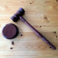 La desconfianza en el poder judicial. El Mercurio. Editorial