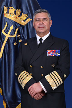 La Unión en el mes del mar. Conciencia marítima: pensar Chile desde el mar. FERNANDO CABRERA SALAZAR Almirante, Comandante en Jefe de la Armada. El Mercurio