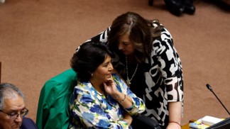 OPOSICIÓN INTENTA REARMARSE PARA FRENAR APLANADORA POR MEGARREFORMA Y SUS BANCADAS DEL SENADO CONVOCAN A CÓNCLAVE SOCIAL. José Miguel Wilson – La Tercera