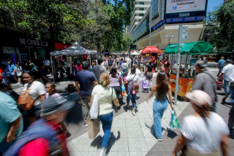 LA CLASE MEDIA Y EL INCIERTO FUTURO DE CHILE.  Jorge Gómez Arismendi – El Líbero