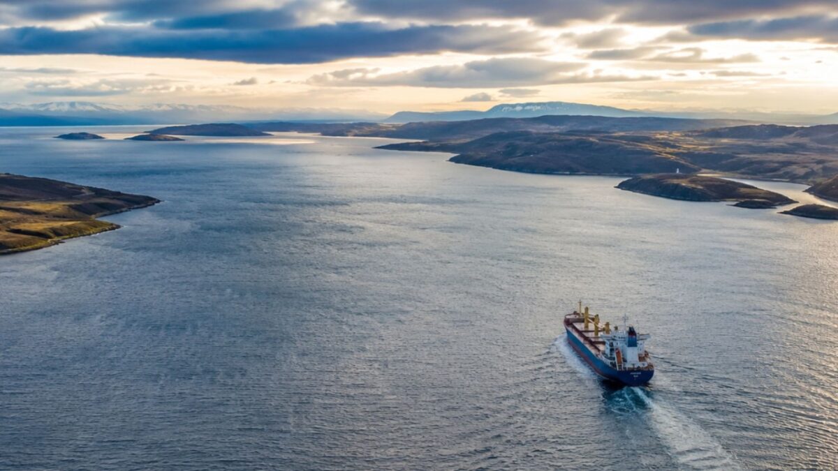 Soberanía en el Estrecho de Magallanes: el veto que Chile no puede aceptar. Edmundo Gonzalez-Robles . Presidente de Liga Marítima de Chile. Linkedin