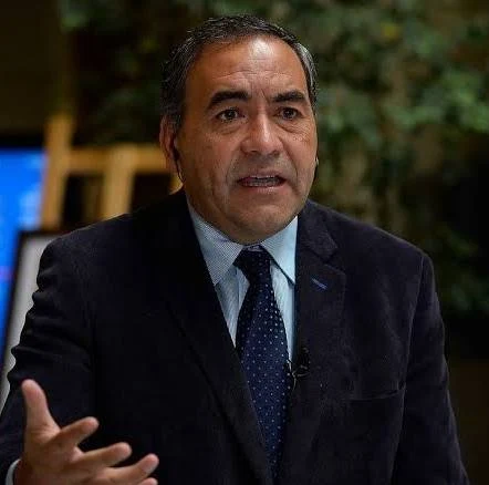 ABRIR LA PUERTA SIN CERRAR LA MEMORIA. FIDEL ESPINOZA SANDOVAL. Senador de la República